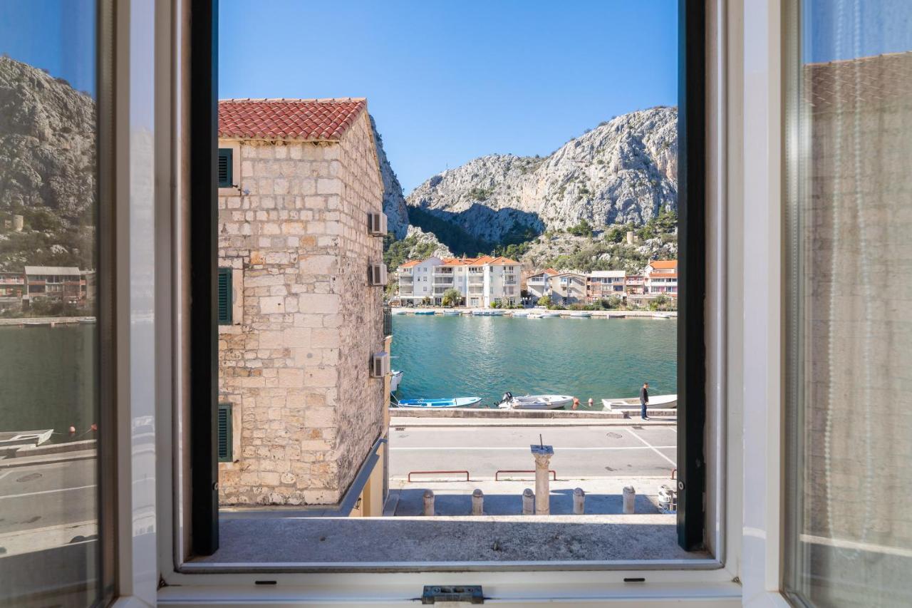 Central Alley Omiš Esterno foto