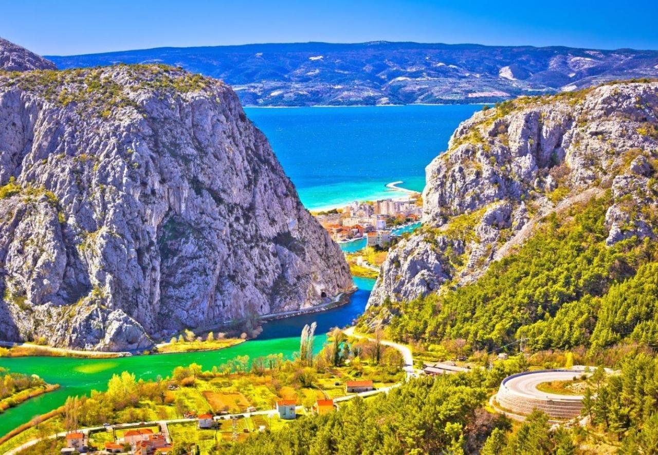 Central Alley Omiš Esterno foto